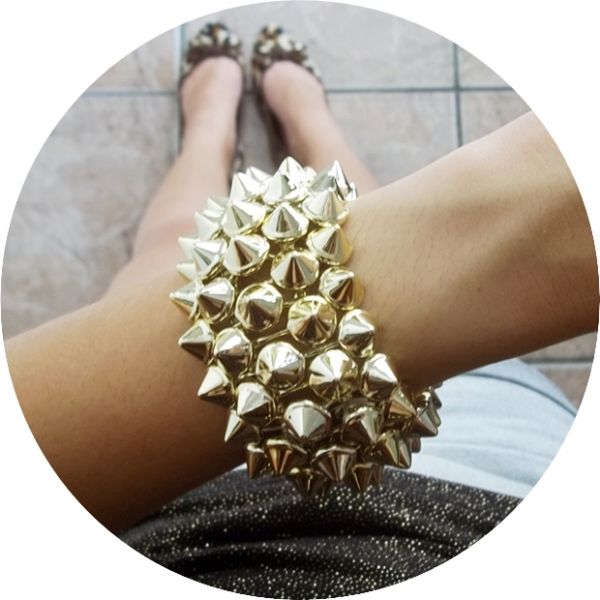 Bracelete spikes dourado